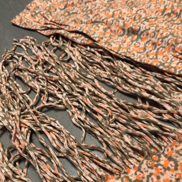 Chan Luu summer coral fringe scarf - Picture 3 of 5